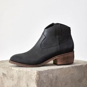 Leather women ankle boots